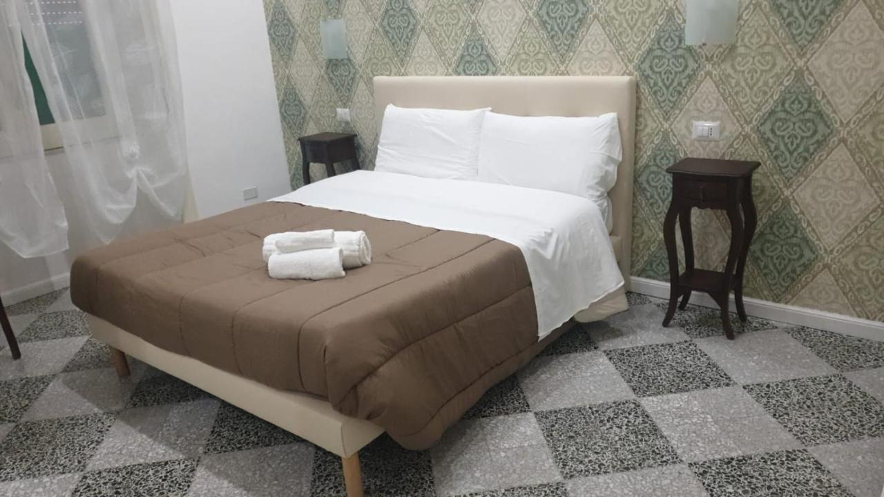 B&B By The Station Battipaglia Ngoại thất bức ảnh