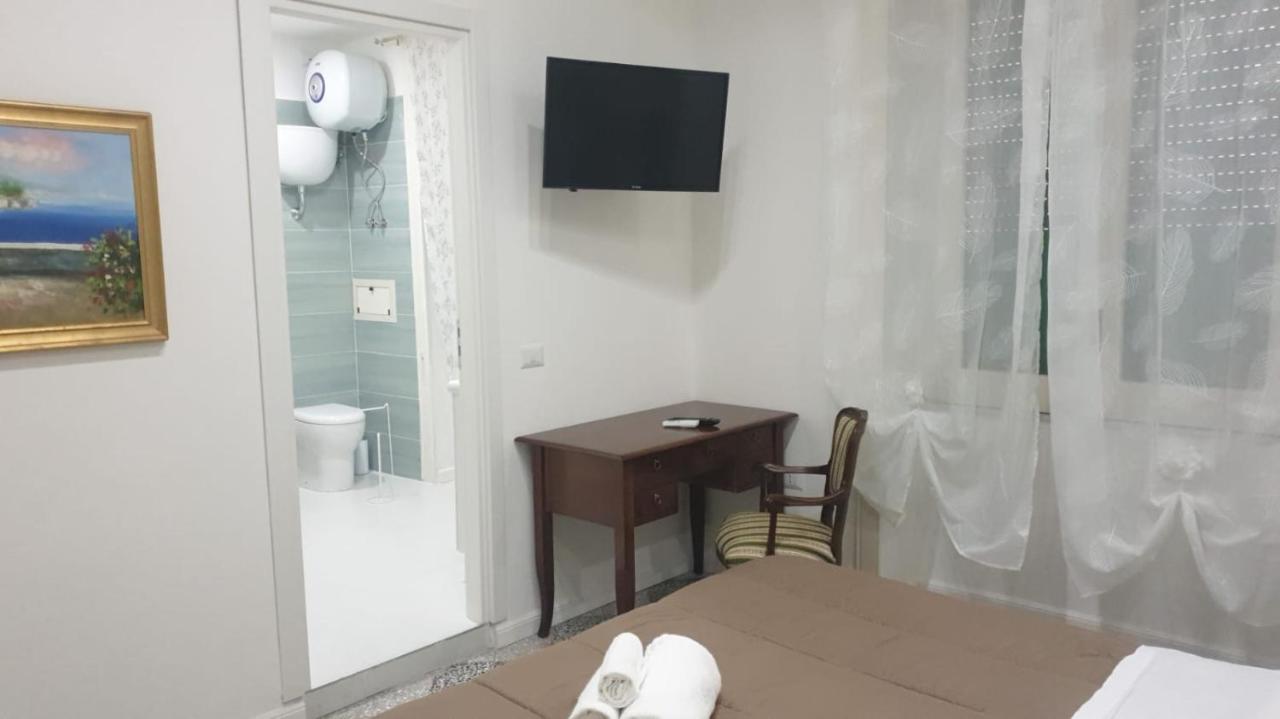 B&B By The Station Battipaglia Ngoại thất bức ảnh